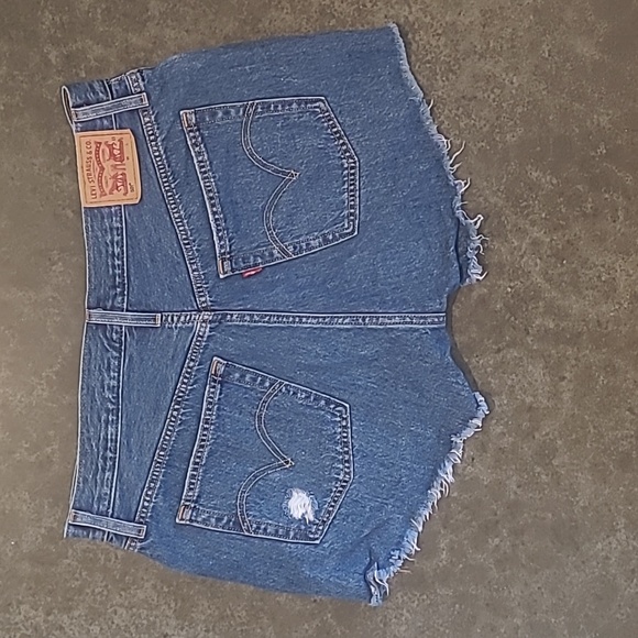 LEVIS 501 JEAN SHORTS - Picture 10 of 10